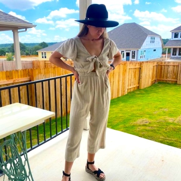 Boutique Cream Linen Jumpsuit - Picture 3 of 8